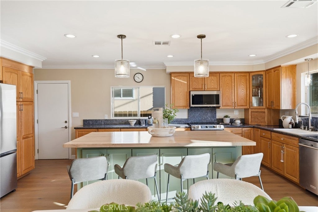 27569 Longhill