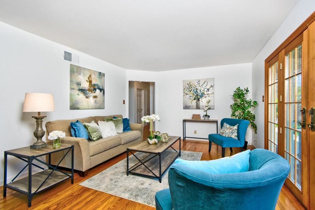 Properties 3 3453 Geneva Drive