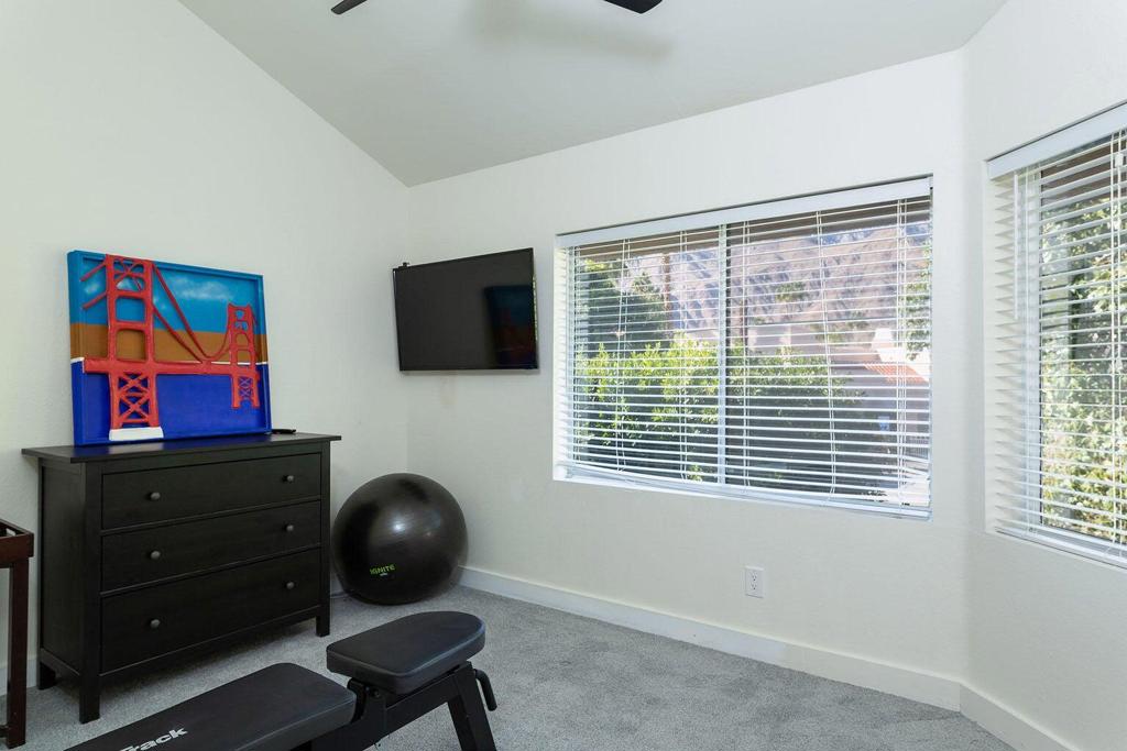 El Mirador - Residential