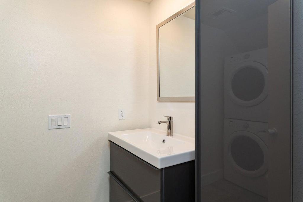 El Mirador - Residential