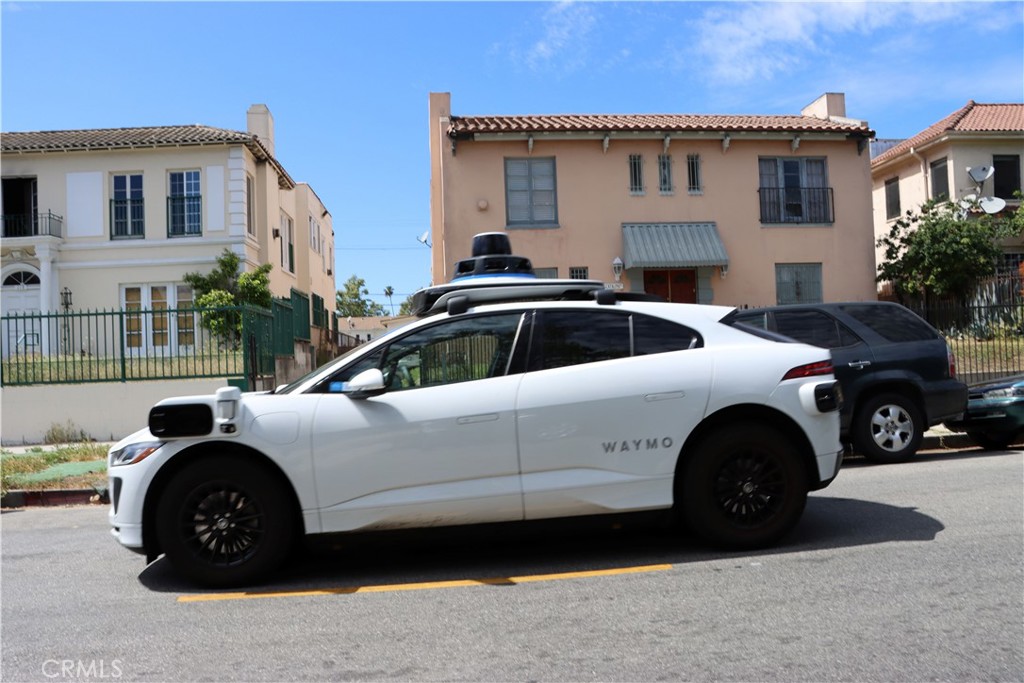 109 S Catalina Street