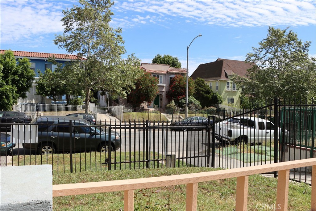 109 S Catalina Street