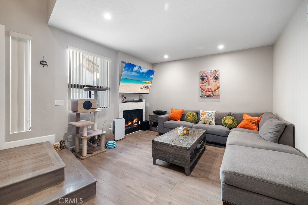 1340 Glenwood Road 8, Glendale CA 91201