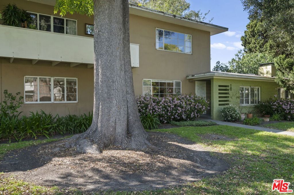 5345 Village Green