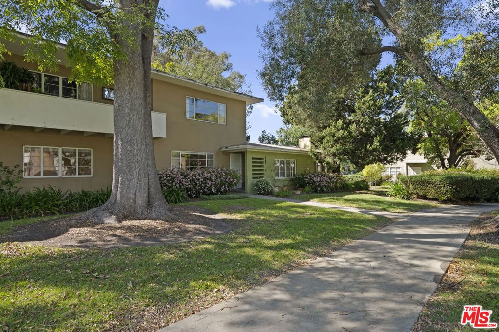 5345 Village Green