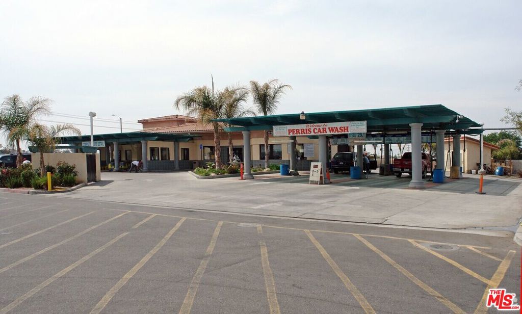 2131 N Perris Boulevard