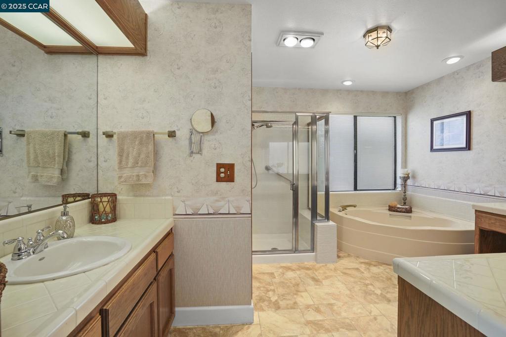 DELTA WATERFRONT ACCESS - Residential