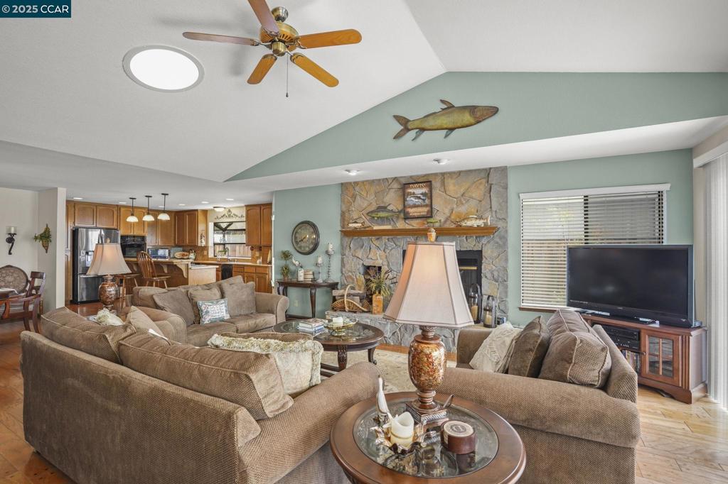 DELTA WATERFRONT ACCESS - Residential