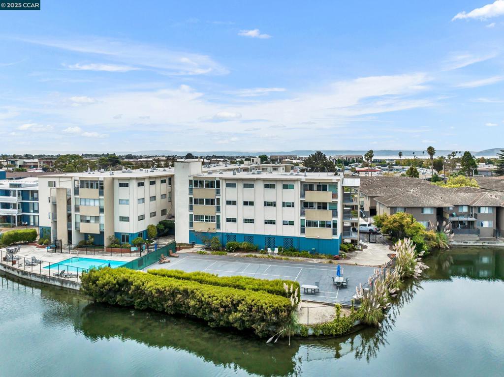 SOUTHSHORE - Residential