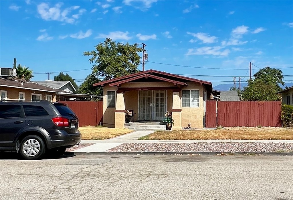 Welcome to this cozy 2-bedroom, 1-bath home conveniently located in Colton. Situated near schools and shopping centers, this home offers both comfort and convenience. It has upgrades throughout, including modern finishes and the convenience of inside laundry. The home sits on a wide street and features a good-sized front and backyard, great for relaxing, entertaining, or enjoying outdoor activities. Pets are welcome, breed restrictions apply, making this a great fit for families and pet lovers alike. Don’t miss the opportunity to call this upgraded, move-in-ready home yours!