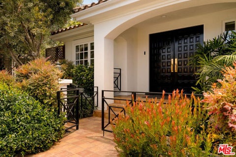 Photo of 3214 Pearl Street, Santa Monica, CA 90405 (MLS # 26871315)