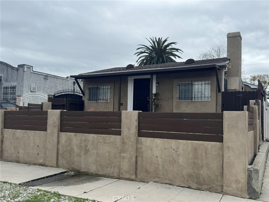 1316 W 73rd