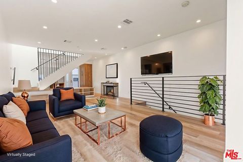 Photo of 803 N Harvard Boulevard #B, Los Angeles, CA 90029 (MLS # 25631487)