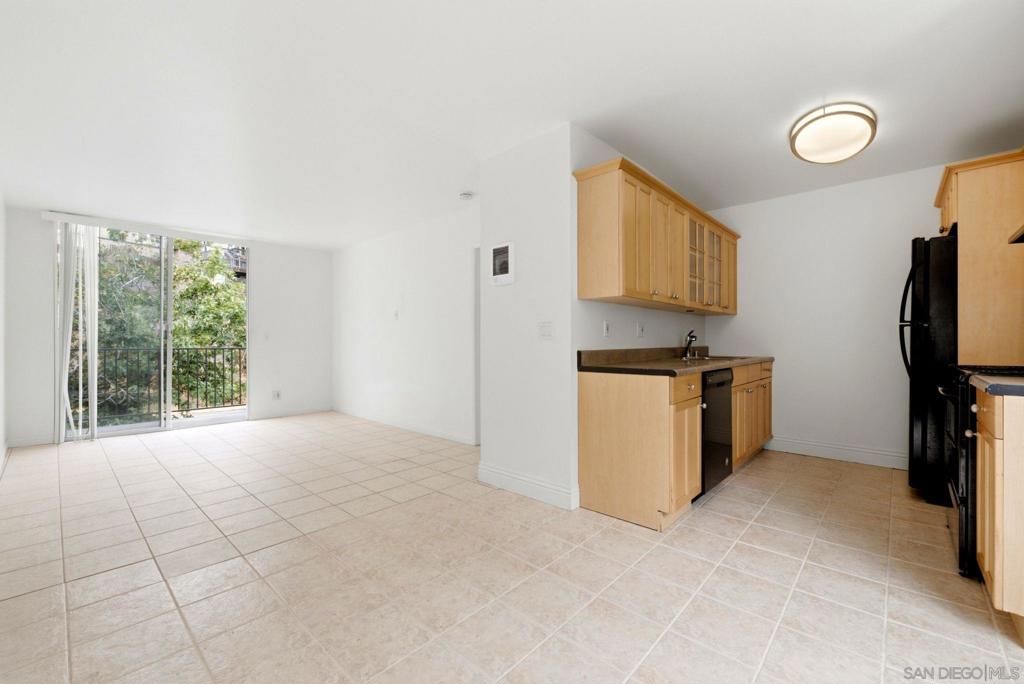 2850 Reynard Way 16