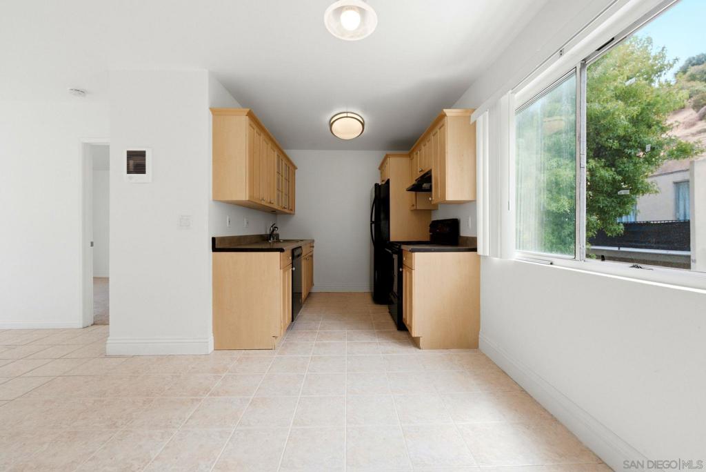 2850 Reynard Way 16