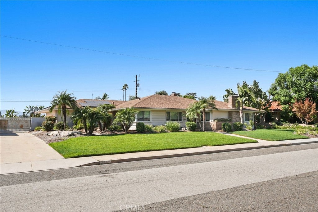 2025 Yorba Drive