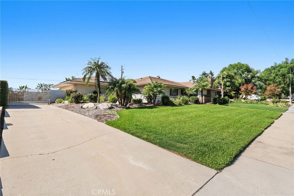 2025 Yorba Drive