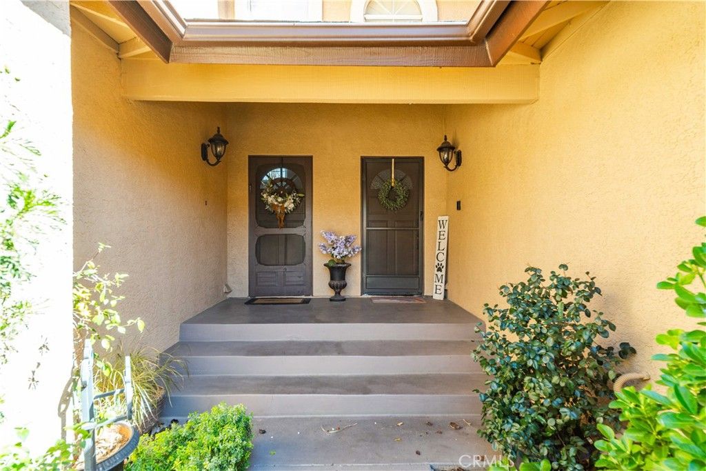 Photo of 22914 Banyan Place #201, Saugus, CA 91390 (MLS # SR26053432)