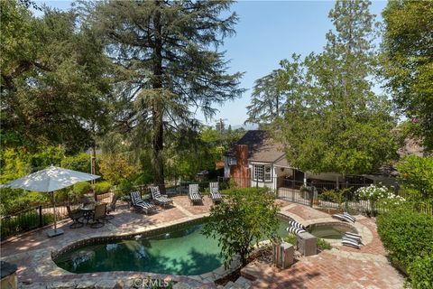 Photo of 4650 Encino Avenue, Encino, CA 91316 (MLS # SR26076889)