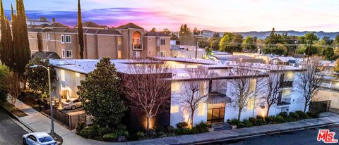 5201 Rigoletto Street Woodland Hills CA 91364