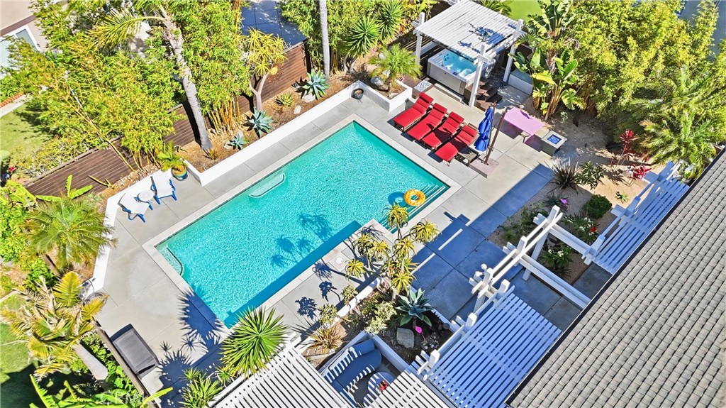 17982 Dellglen Circle