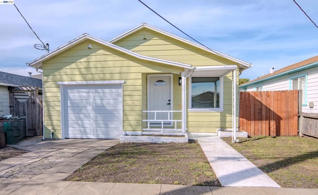 Photo of 2515 Lowell Ave, Richmond, CA 94804 (MLS # 41127291)