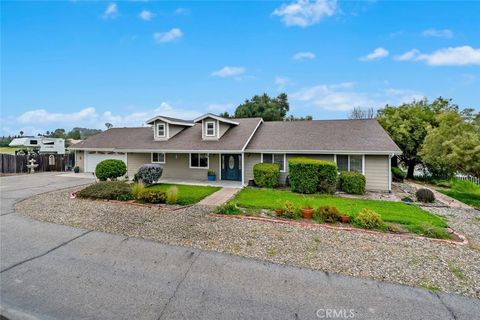 Photo of 3735 Monterey Road Rd, Atascadero, CA 93422 (MLS # SC26012773)