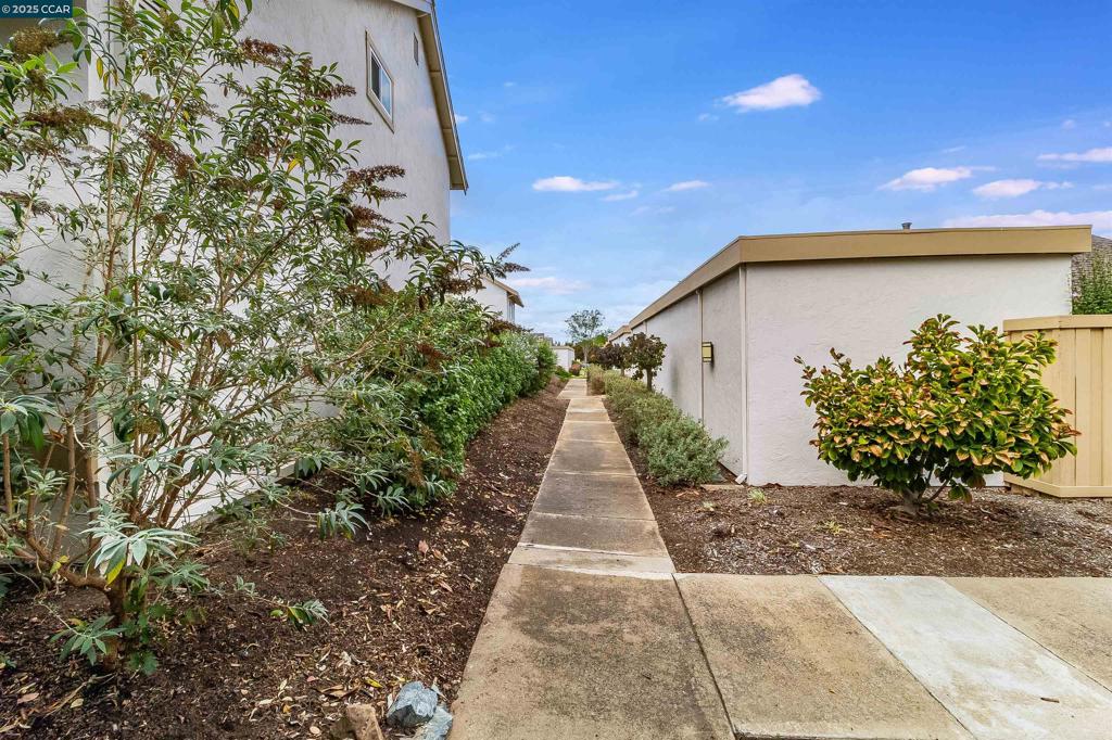 HIDDEN CREEK - Residential