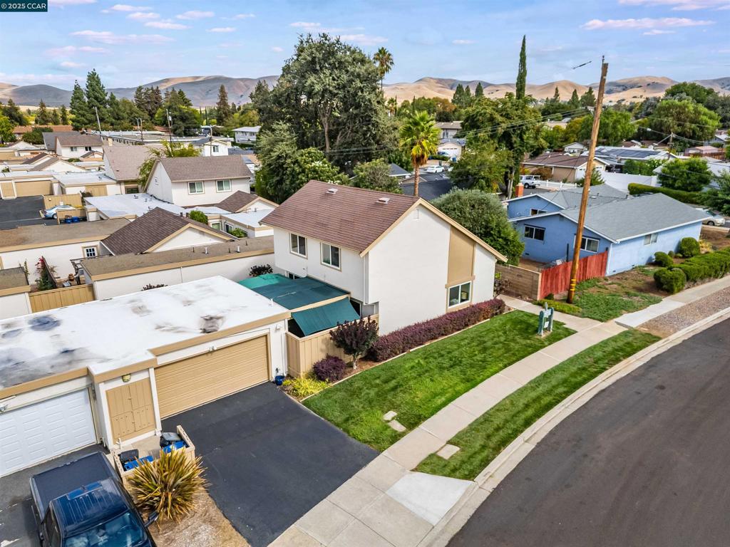 HIDDEN CREEK - Residential