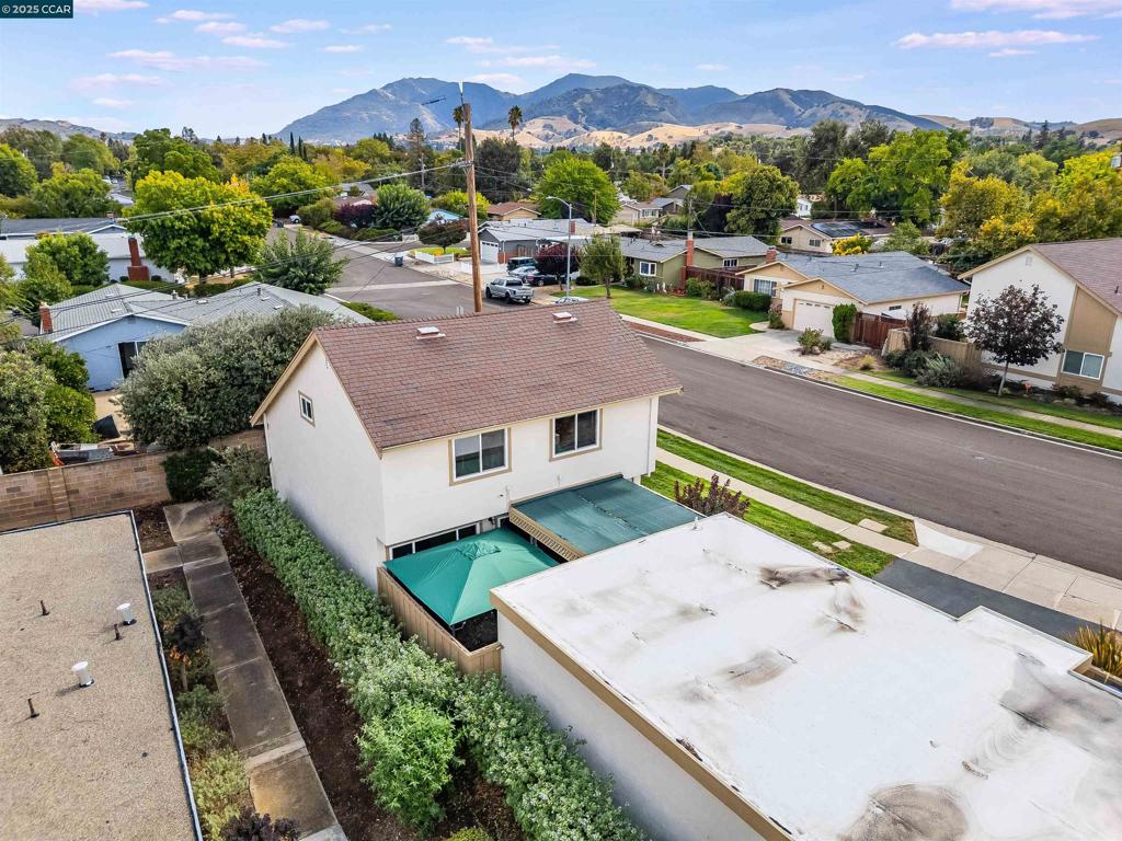 HIDDEN CREEK - Residential
