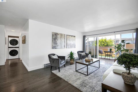 Photo of 260 Industrial Pkwy #47, Hayward, CA 94544 (MLS # 41147045)