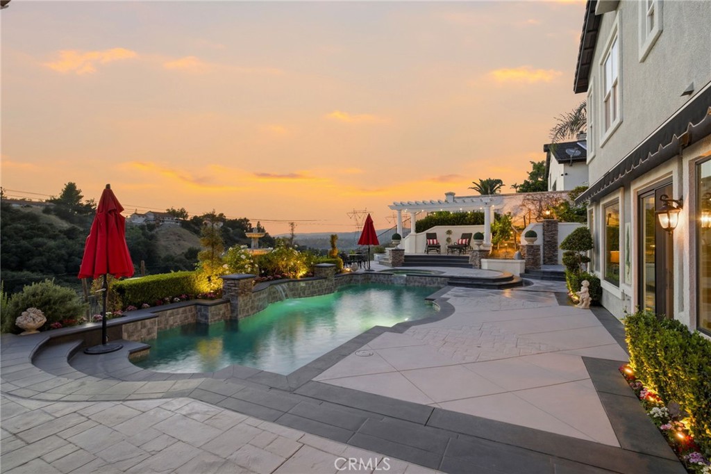 847 S Canyon Mist Lane