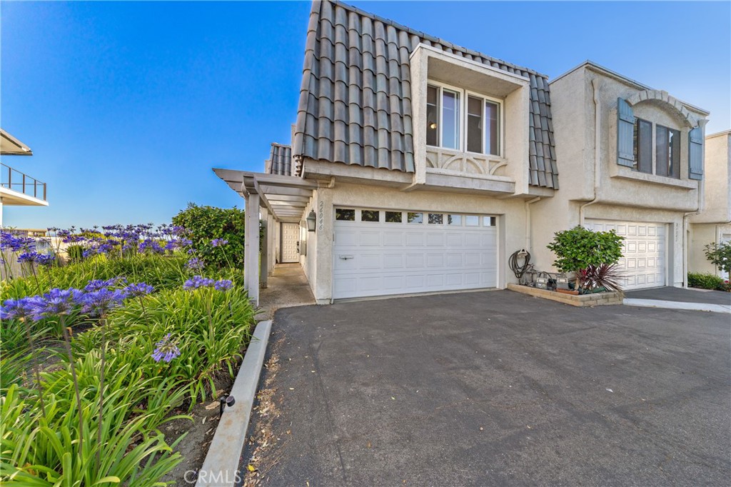 26046 View Point E