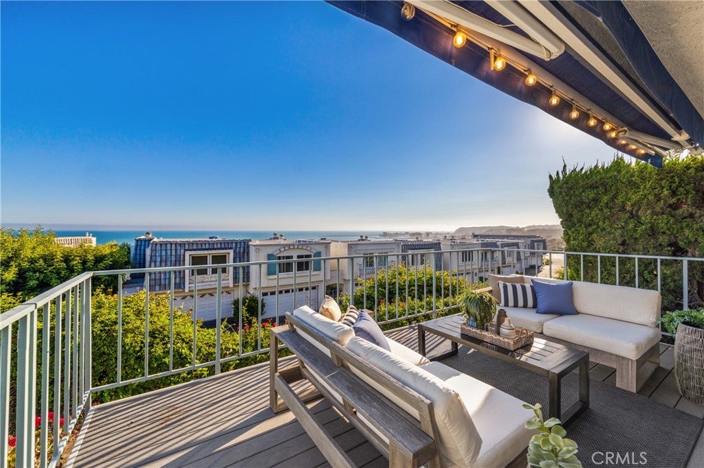 26046 View Point E