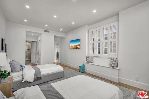 Tiny photo for 2205 Canyonback Road, Los Angeles, CA 90049 (MLS # 25588419)