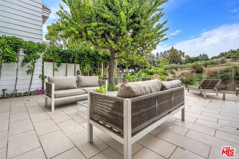 Tiny photo for 2205 Canyonback Road, Los Angeles, CA 90049 (MLS # 25588419)