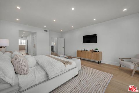 Tiny photo for 2205 Canyonback Road, Los Angeles, CA 90049 (MLS # 25588419)
