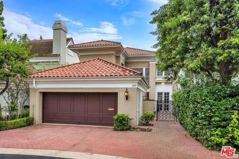 Tiny photo for 2205 Canyonback Road, Los Angeles, CA 90049 (MLS # 25588419)