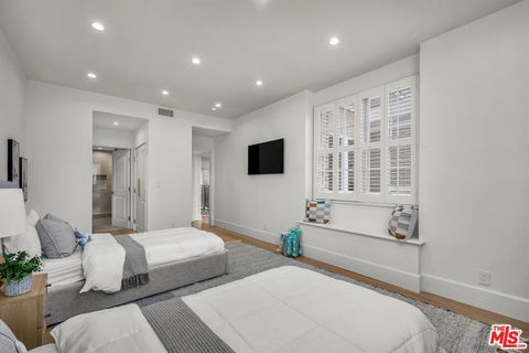Tiny photo for 2205 Canyonback Road, Los Angeles, CA 90049 (MLS # 25588419)