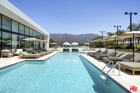 Photo of 800 N Front Street #2713, Burbank, CA 91502 (MLS # 26105516)