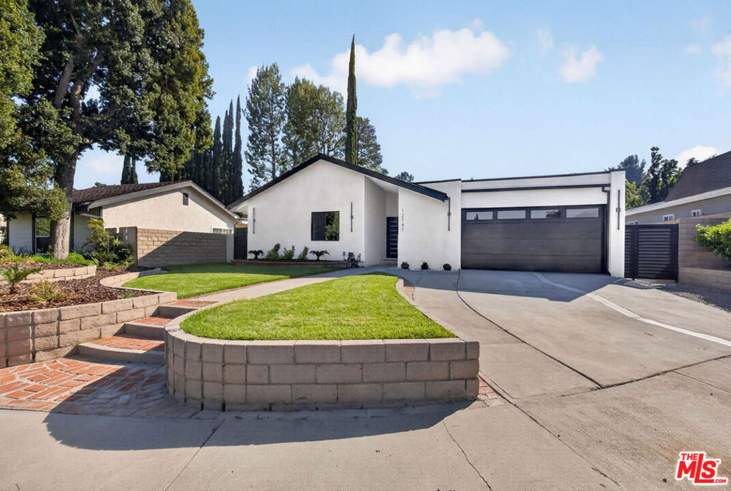 12747 Deon Place