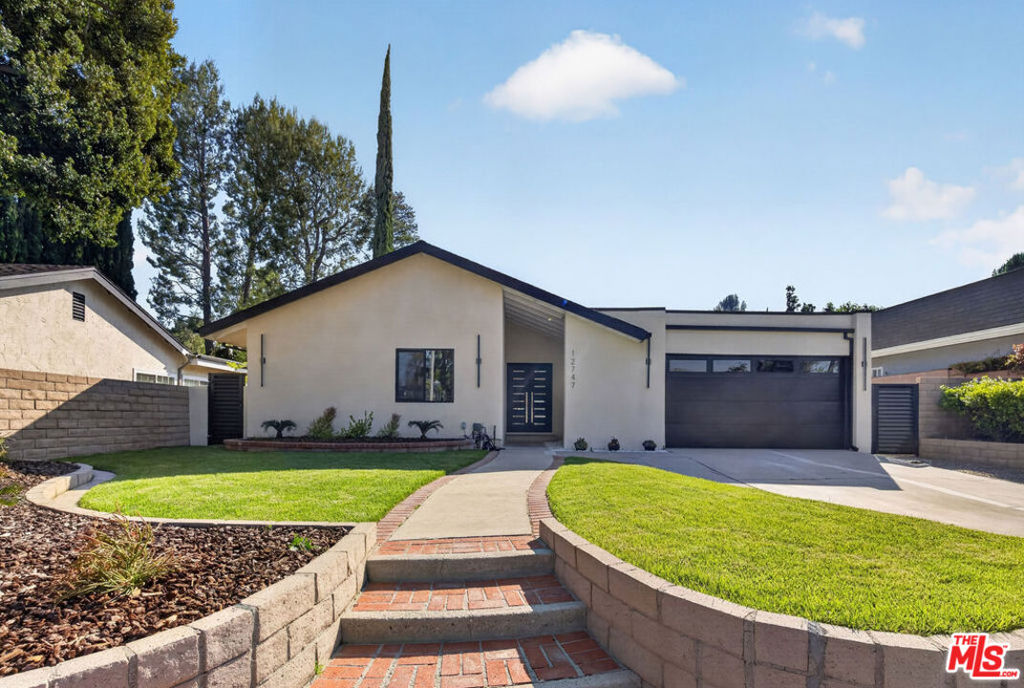 12747 Deon Place
