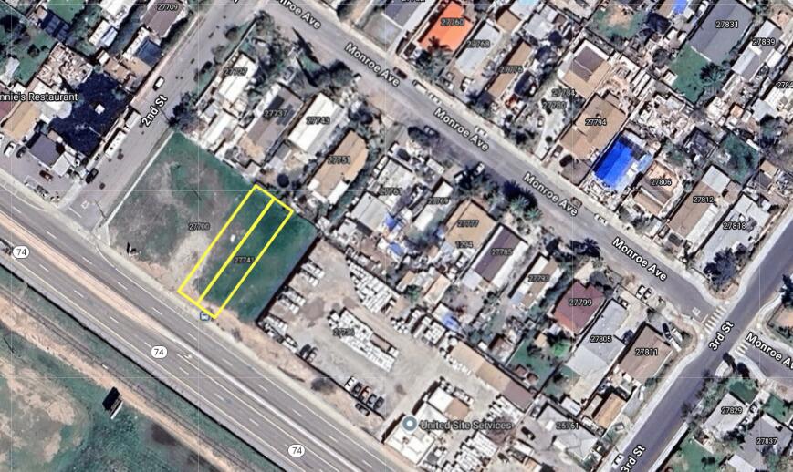 Great location! Commercial property in high traffic area. 2 lots!Also can be purchased with APN 329-171-034