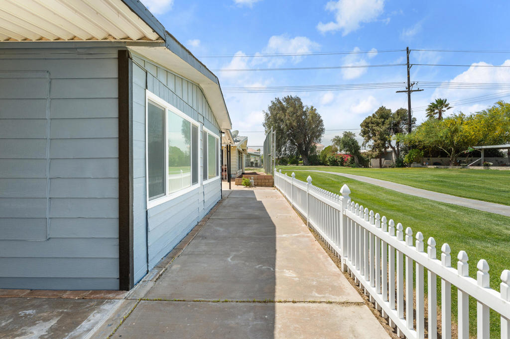 Tri Palm Estates - Manufactured In Park