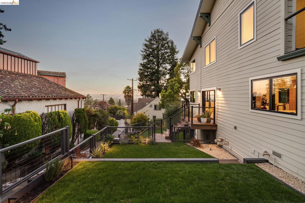 1409 Scenic Ave