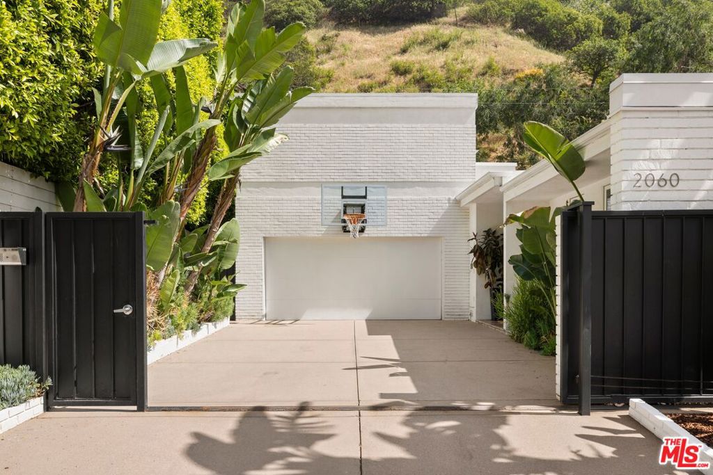 2060 N Beverly Drive