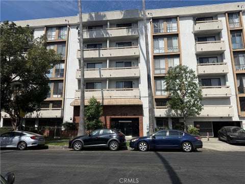 Photo of 533 S St Andrews Place #319, Los Angeles, CA 90020 (MLS # PW26151388)