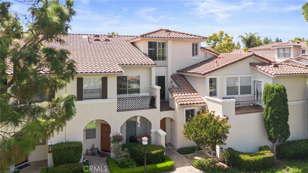 811 Larkridge