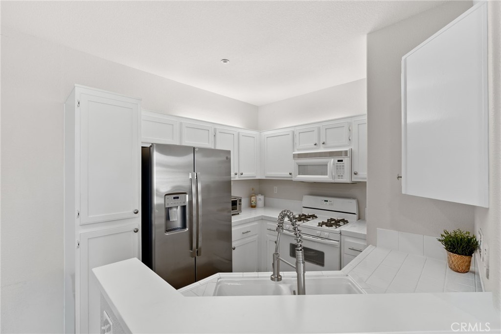 811 Larkridge