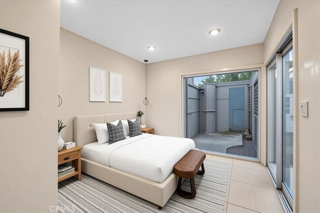 1301 N Orange Grove Avenue